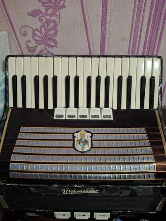 Аккордеон Weltmeister в идеальном состоянии