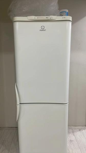 Отдам даром холодильник. Все работает