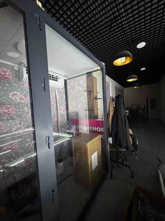 Стеклянная перегородка