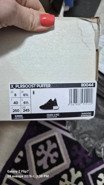 Продам новые женские кроссовки