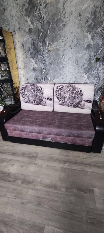 Продам диван недорого