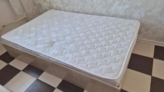 Продам кровать с матрасом