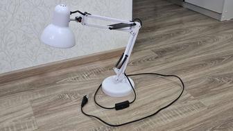 Настольная лампа, белая