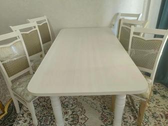 Стол и стулья