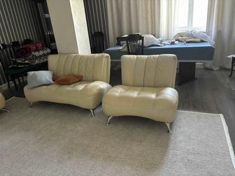 Диван и два кресла
