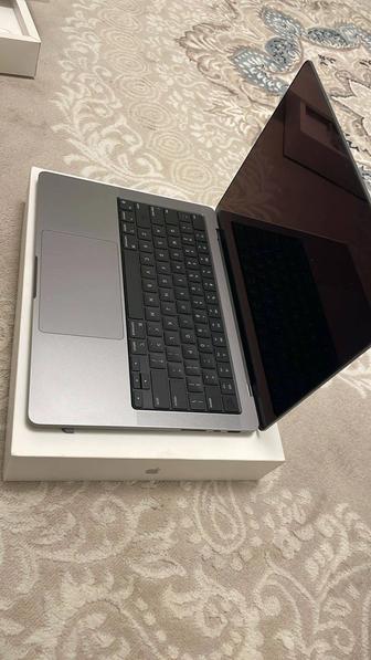 Macbook Pro 14-inch