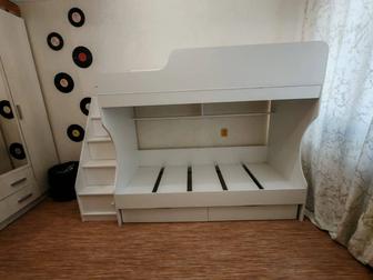 Продам двухъярусную кровать