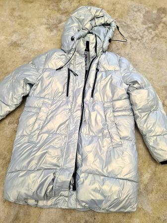 Продам зимнюю куртку на девочку