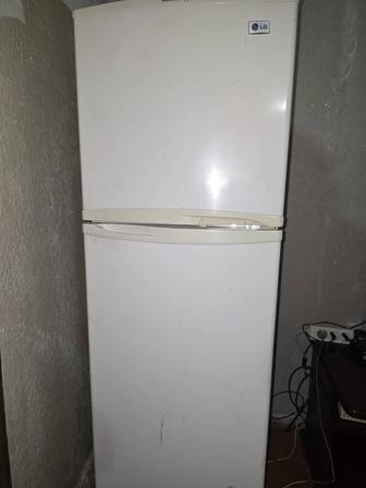 Продам холодильник