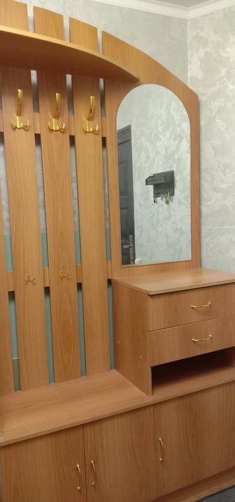 Продам мебель в прихожую ,вешалка для верхней одежды