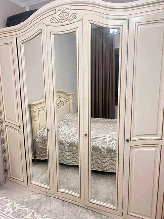 Продается спальный гарнитур