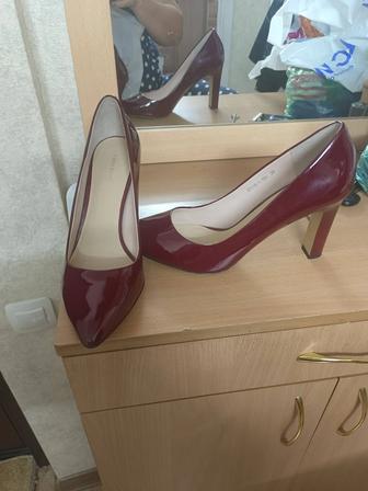 Продаю новые туфли