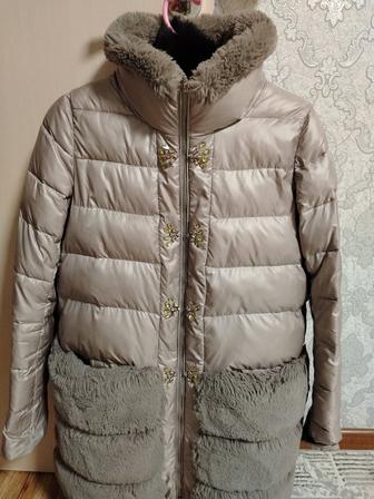 Продам куртку зимнию женскую