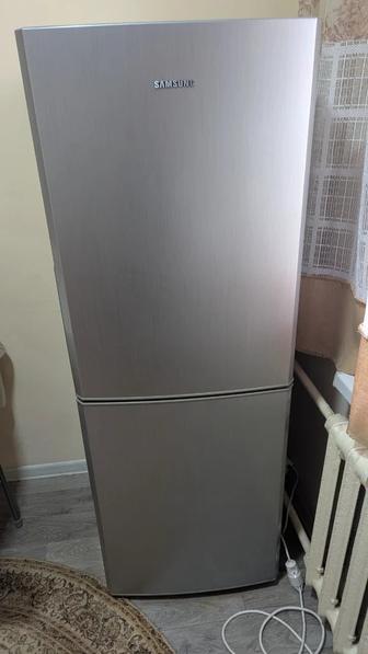 Продам холодильник Samsung