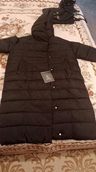 Продам куртку женскую новая