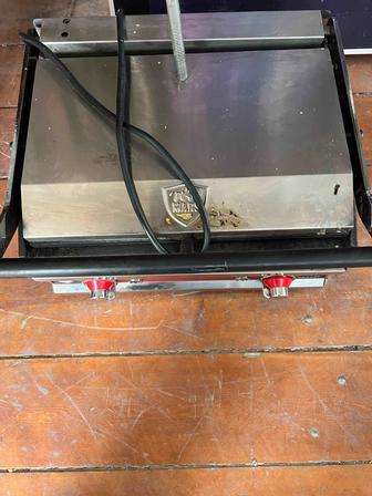 Тостер в хорошем состоянии