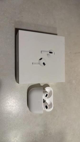 Продам наушники AirPods 3