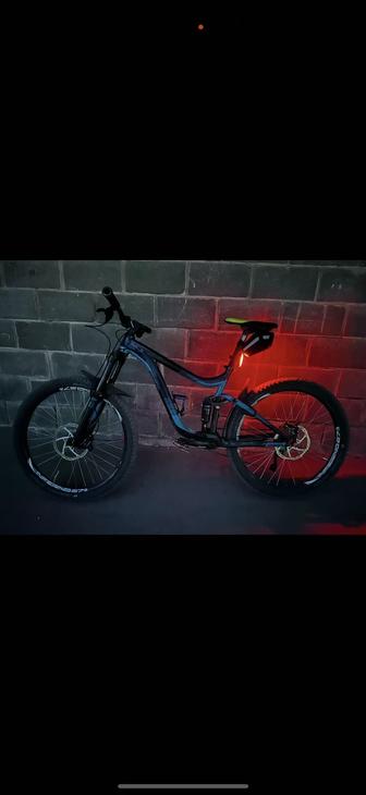 Продам двухподвес велосипед Giant Reign 2015