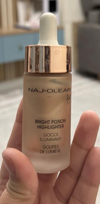 Жидкий хайлайтер Naj-Oleari Bright Potion Highlighter