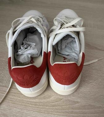 Продаются кроссовки Adidas Stan Smith