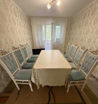 Срочно продается стол со стульями 8шт