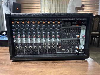 Микшерный пульт Behringer