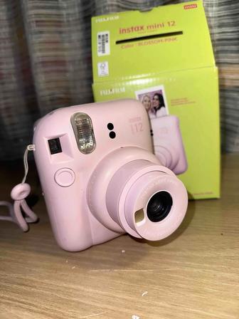 Продам Instax mini 12. (Инстакс) торг уместен