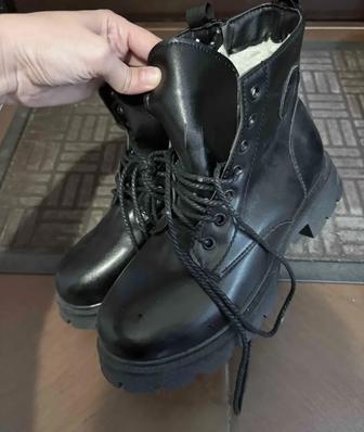 Ботинки женские новые 39 рр