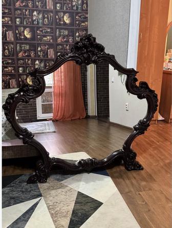 зеркало с ножками в отличном состоянии