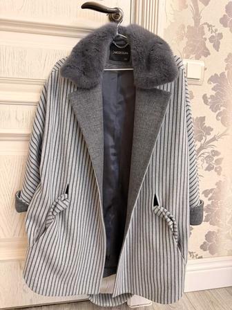 Продам верхние одежды