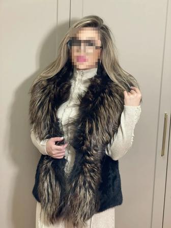 Меховая жилетка б/у