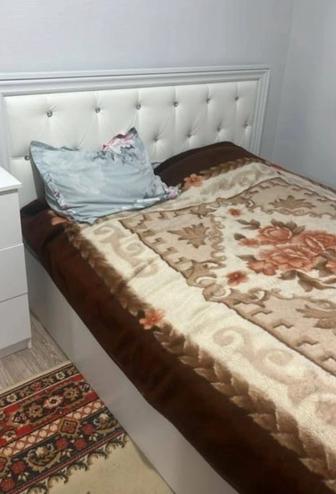Срочно продам двухспальную кровать б/у