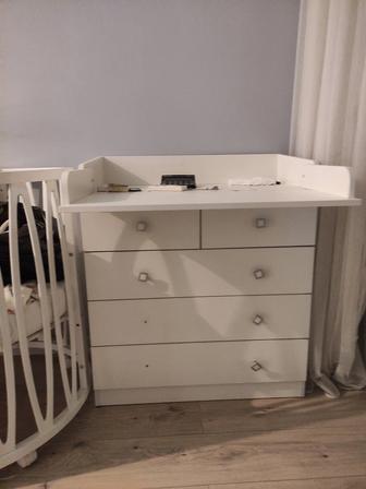 Продам пеленальный столик детский