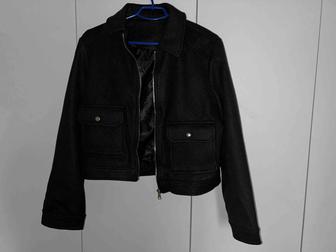 Продаю черную куртку