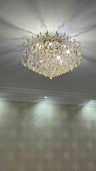 Продам люстру