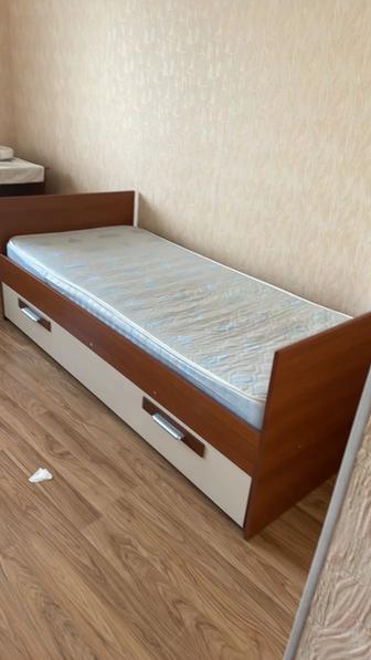 Продам 2 односпальные кровати 80/220 с матрасами