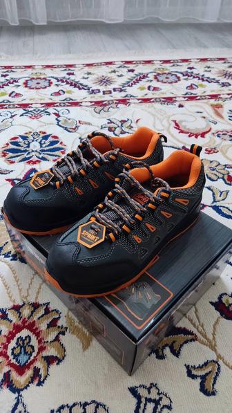 Спец.кроссовки