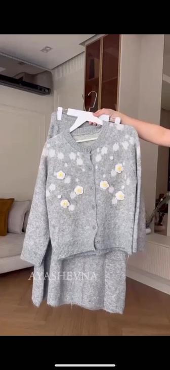 Двойка с юбкой из кашемира