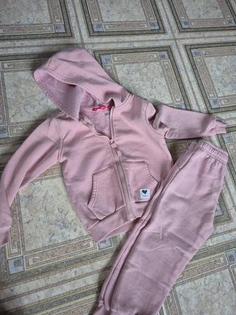 Продам спортивный костюм