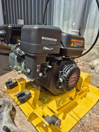 Виброплита бензиновая