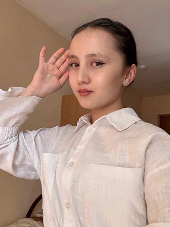 Официант / официантка