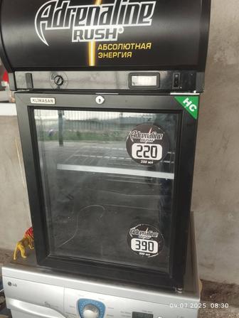 Продам маленький витрины холодильник в хорошем рабочень состоянии.