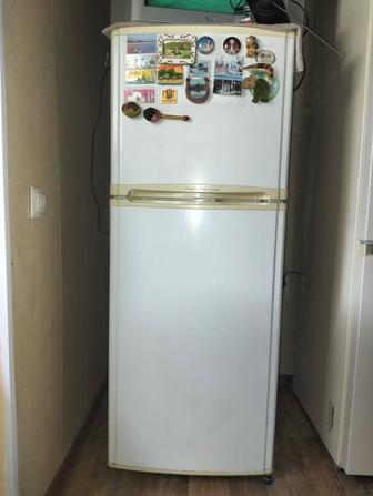 Продам холодильник