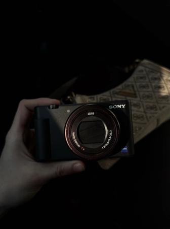 Камера Sony zv-1