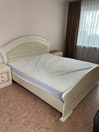 Двуспальная кровать King Size