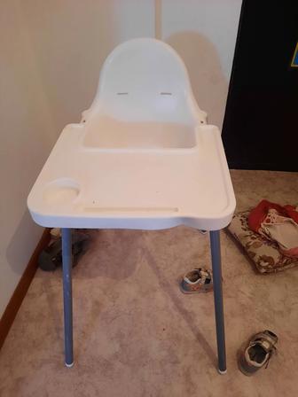 В хорошем состоянии ванна и стулчик