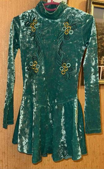 Платье для фигурного катания