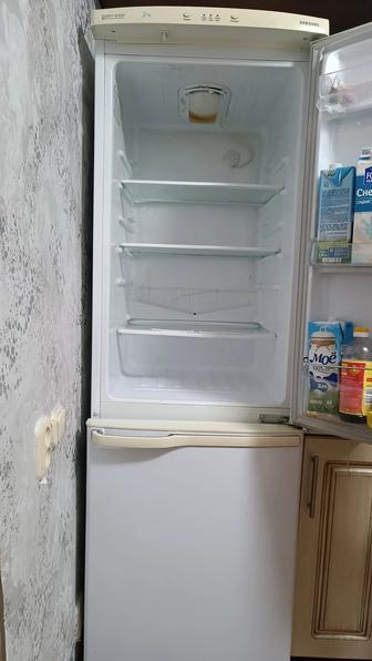 Продам технику холодильник