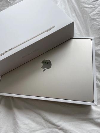 MacBook Air 13 (2020, Apple M1, 8 GB RAM, 256 GB SSD)