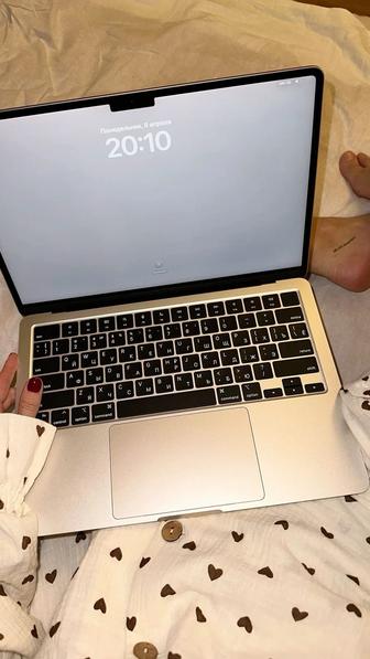 MacBook Air 13 (2020, Apple M1, 8 GB RAM, 256 GB SSD)